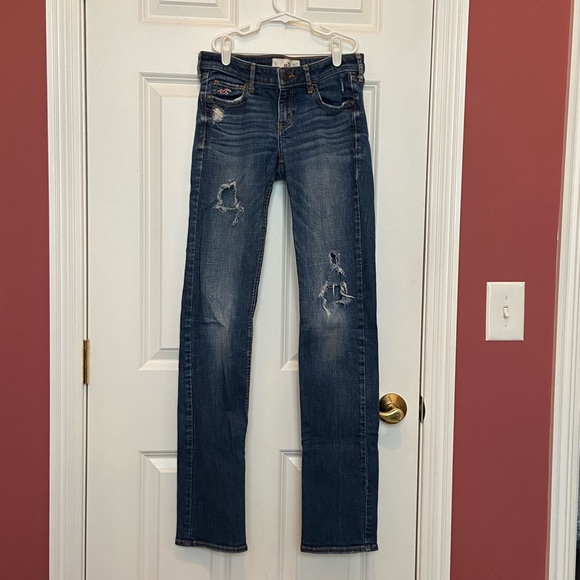 Hollister Denim - ✨5/$15✨ Ripped jeans